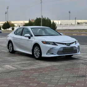 Toyota Camry 2020