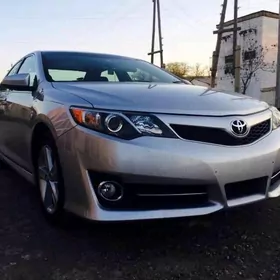 Toyota Camry 2011