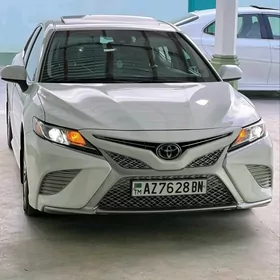 Toyota Camry 2018