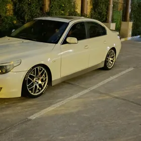 BMW E60 2003