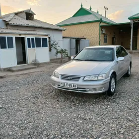 Toyota Camry 2001