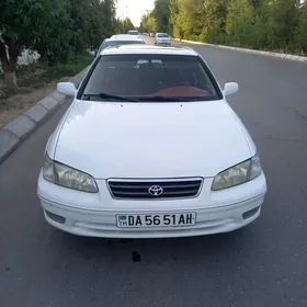 Toyota Camry 2000