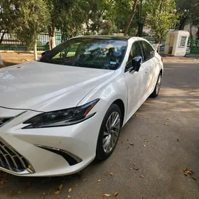 Lexus ES 350 2022