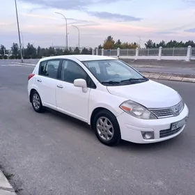 Nissan Versa 2012