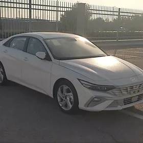 Hyundai Elantra 2024