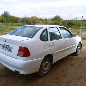 Volkswagen Polo 2001