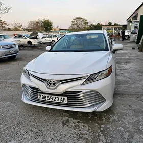 Toyota Camry 2019