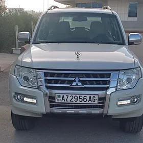 Mitsubishi Pajero 2015