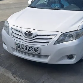 Toyota Camry 2010