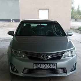 Toyota Camry 2014