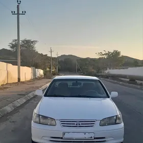 Toyota Camry 2001