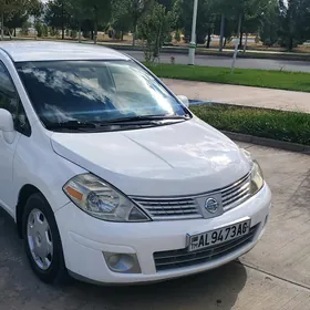 Nissan Versa 2011