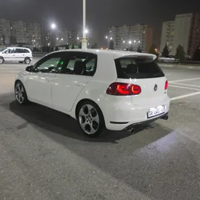 Volkswagen Golf R 2011