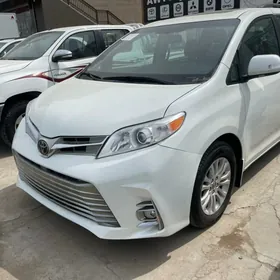 Toyota Sienna 2017