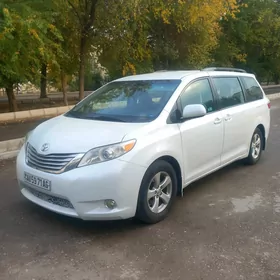 Toyota Sienna 2016