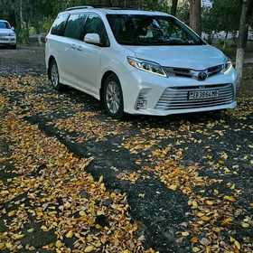 Toyota Sienna 2018