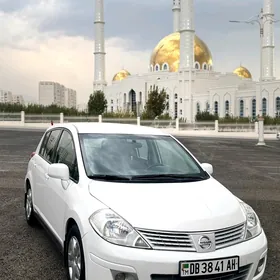 Nissan Versa 2011