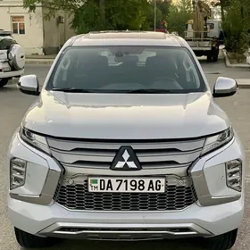 Mitsubishi Pajero 2020