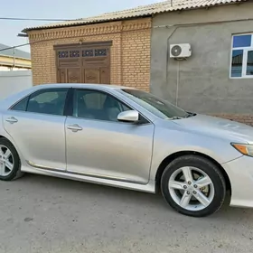 Toyota Camry 2014