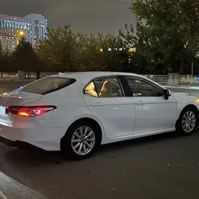 Toyota Camry 2020