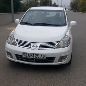 Nissan Versa 2011