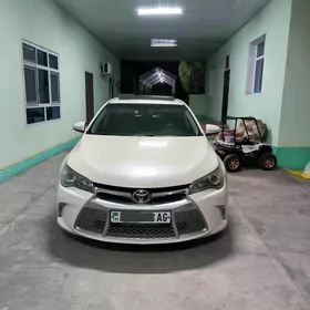 Toyota Camry 2016