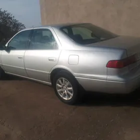 Toyota Camry 2000