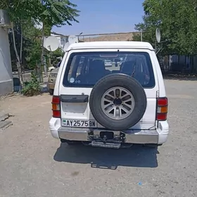 Mitsubishi Pajero 1993