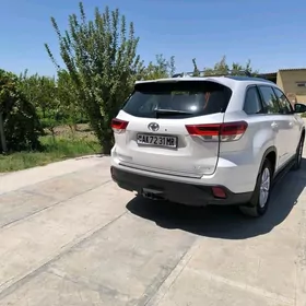 Toyota Highlander 2019