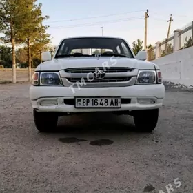 Toyota Hilux 2003