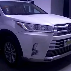 Toyota Highlander 2019