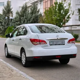 Nissan Almera 2015