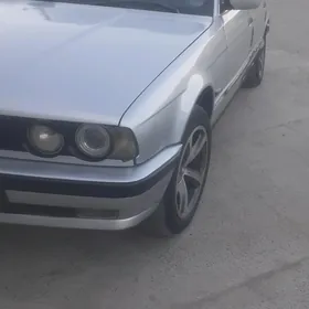 BMW E34 1990