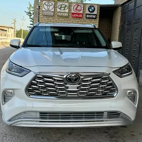 Toyota Highlander 2021