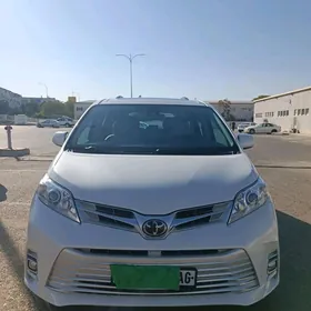 Toyota Sienna 2018