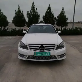 Mercedes-Benz C250 2013