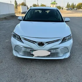 Toyota Camry 2020