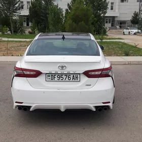 Toyota Camry 2018