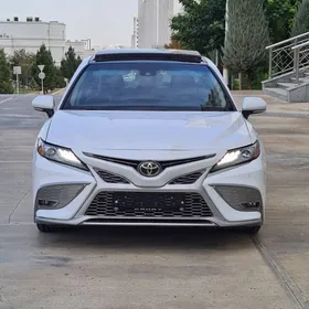 Toyota Camry 2018