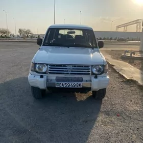 Mitsubishi Pajero 1995