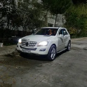 Mercedes-Benz ML350 2011