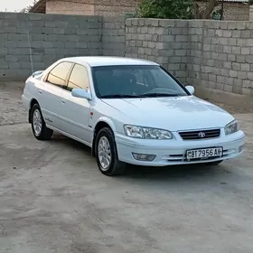 Toyota Camry 2001