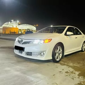 Toyota Camry 2014