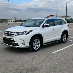 Toyota Highlander 2019