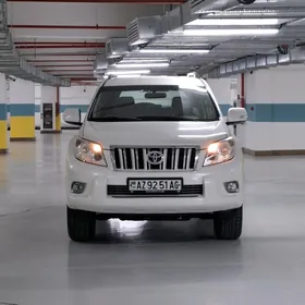 Toyota Land Cruiser Prado 2010