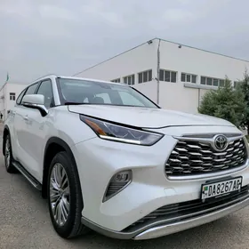 Toyota Highlander 2021