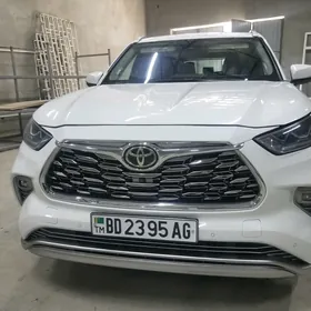 Toyota Highlander 2021