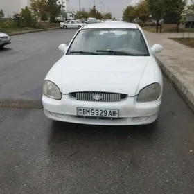 Hyundai Sonata 2001