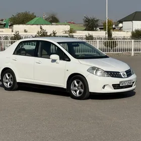 Nissan Tiida 2008