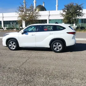 Toyota Highlander 2021